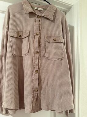 Briggs New York Woman’s  Dusty Taupe Waffle Button-Front Shirt Jacket